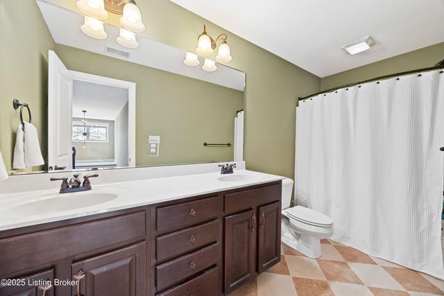 11101 Pebble Creek Dr, Louisville, KY 40241