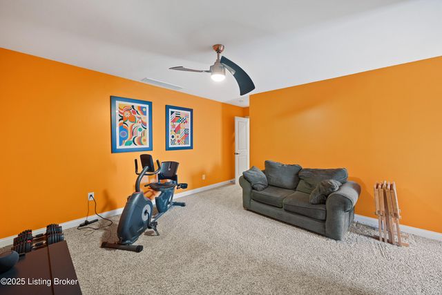 11101 Pebble Creek Dr, Louisville, KY 40241