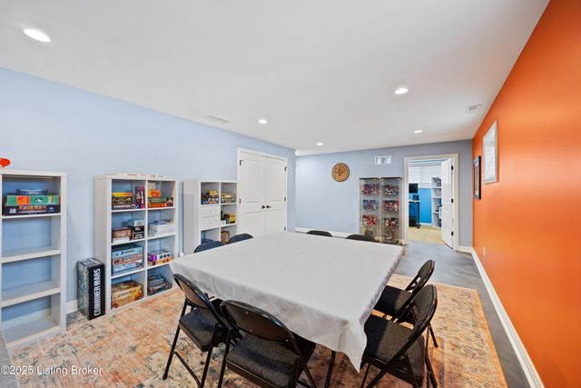 11101 Pebble Creek Dr, Louisville, KY 40241