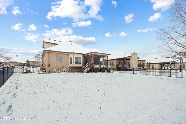 11101 Pebble Creek Dr, Louisville, KY 40241