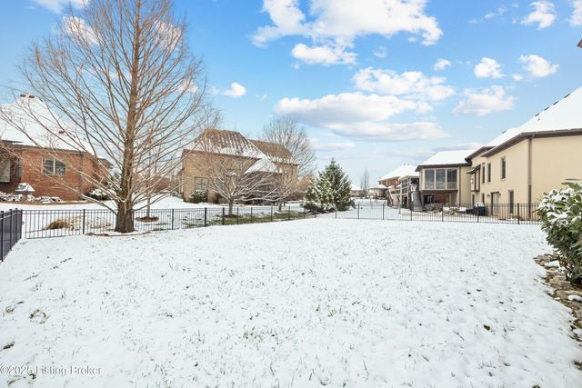 11101 Pebble Creek Dr, Louisville, KY 40241