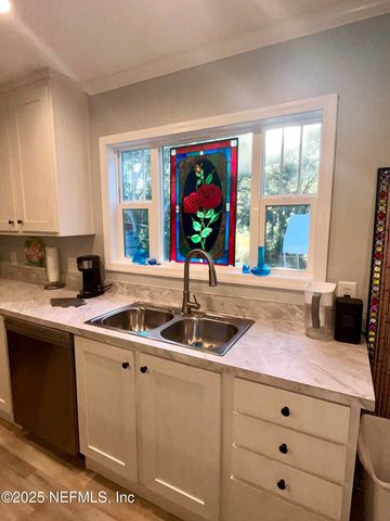 106 LAKE Circle, Satsuma, FL 32189