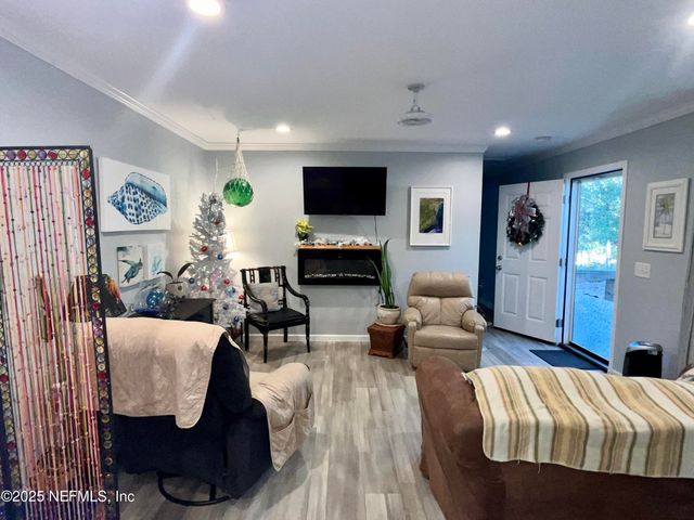 106 LAKE Circle, Satsuma, FL 32189