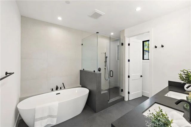 24142 AMURRO, Mission Viejo, CA 92691