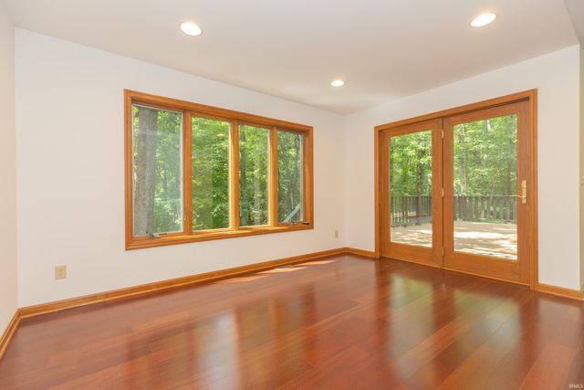 9121 Hickory Ridge Lane, Mount Vernon, IN 47620