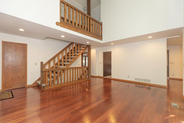 9121 Hickory Ridge Lane, Mount Vernon, IN 47620