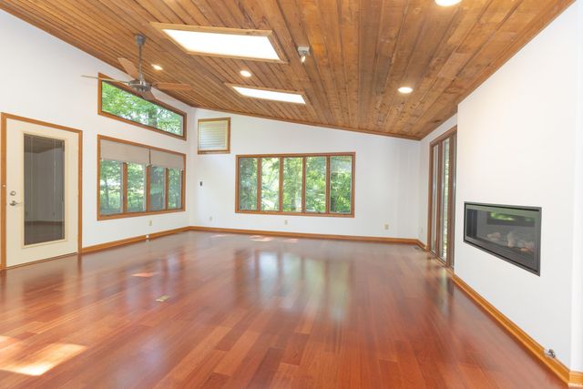 9121 Hickory Ridge Lane, Mount Vernon, IN 47620