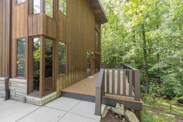 9121 Hickory Ridge Lane, Mount Vernon, IN 47620