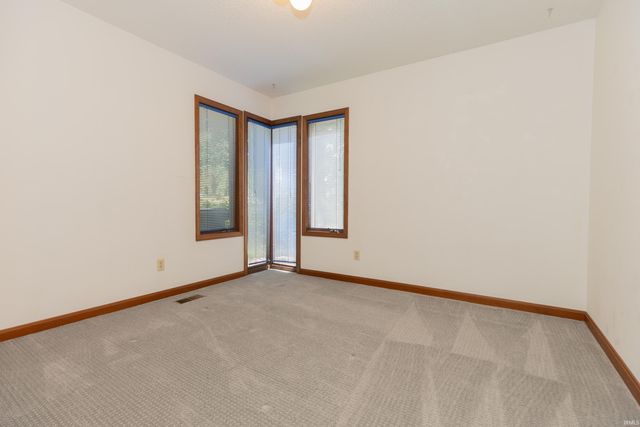 9121 Hickory Ridge Lane, Mount Vernon, IN 47620