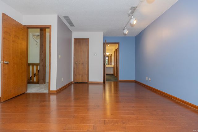 9121 Hickory Ridge Lane, Mount Vernon, IN 47620