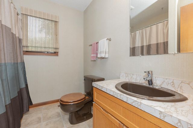 9121 Hickory Ridge Lane, Mount Vernon, IN 47620