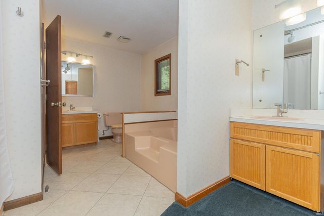 9121 Hickory Ridge Lane, Mount Vernon, IN 47620