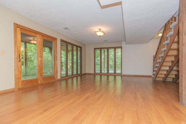 9121 Hickory Ridge Lane, Mount Vernon, IN 47620