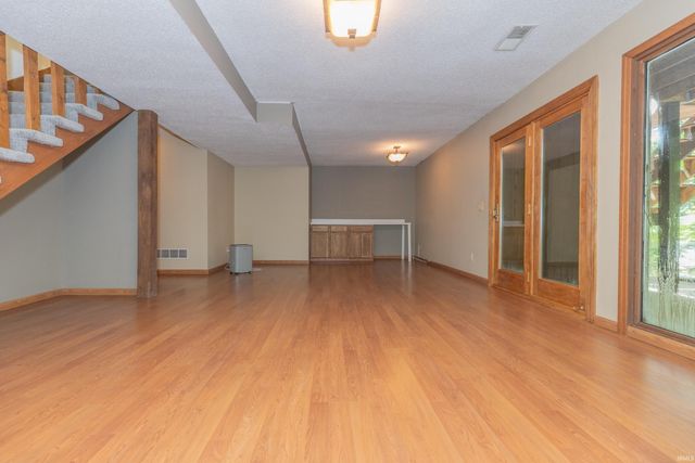 9121 Hickory Ridge Lane, Mount Vernon, IN 47620