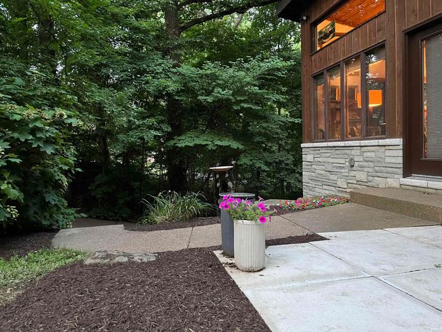 9121 Hickory Ridge Lane, Mount Vernon, IN 47620