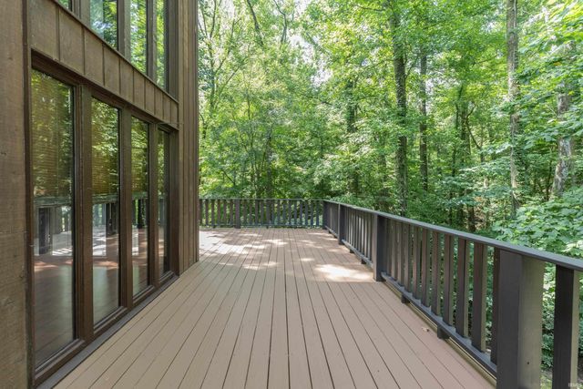 9121 Hickory Ridge Lane, Mount Vernon, IN 47620