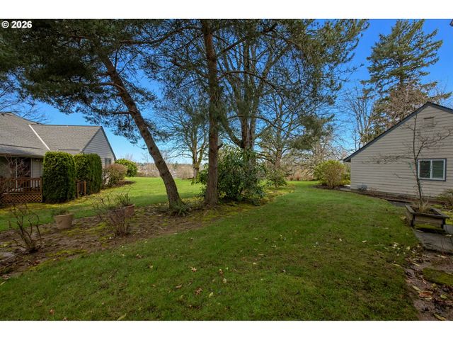 445 Ne VILLAGE SQUIRE Ave 4, Gresham, OR 97030