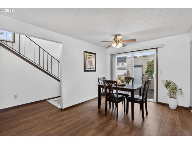 445 Ne VILLAGE SQUIRE Ave 4, Gresham, OR 97030