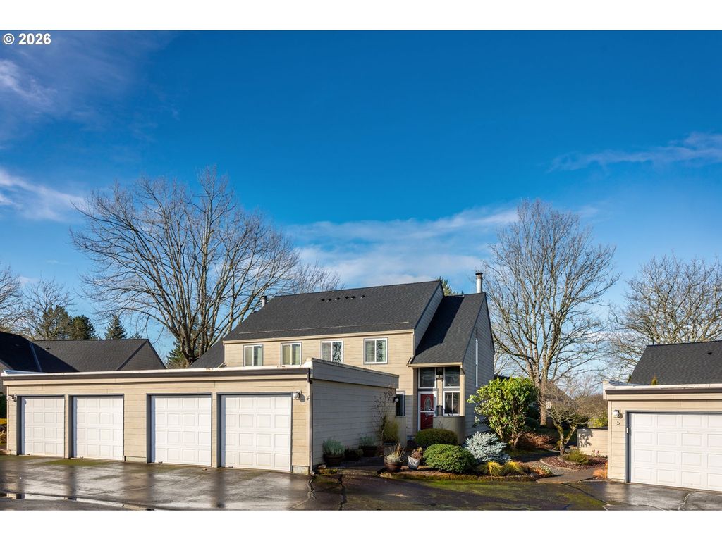 445 Ne VILLAGE SQUIRE Ave 4, Gresham, OR 97030