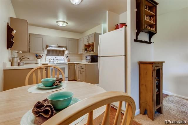 665 S Clinton Street 13B, Denver, CO 80247