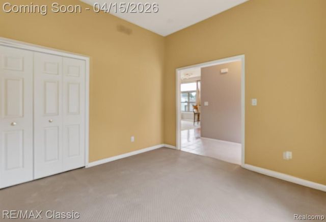 652 Woodside Drive, Milford, MI 48381