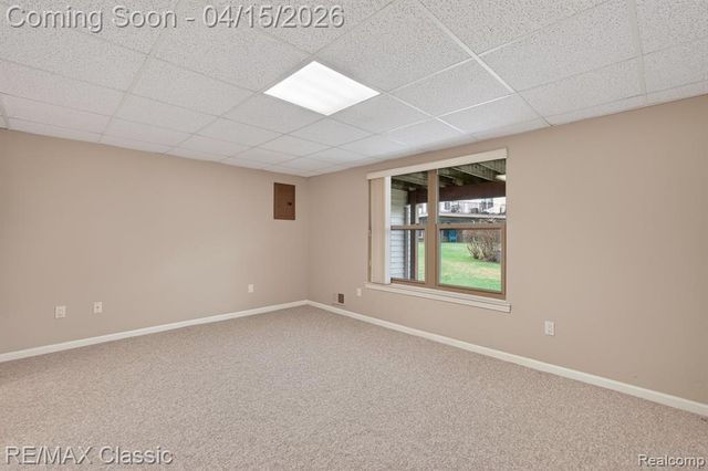 652 Woodside Drive, Milford, MI 48381