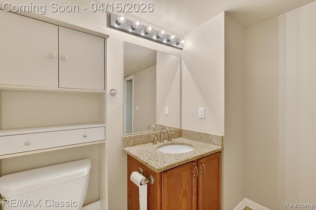 652 Woodside Drive, Milford, MI 48381