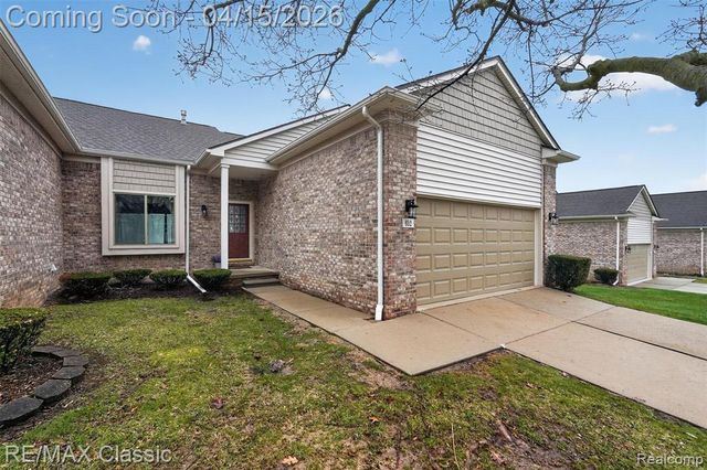 652 Woodside Drive, Milford, MI 48381