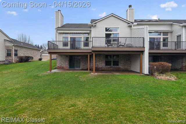 652 Woodside Drive, Milford, MI 48381