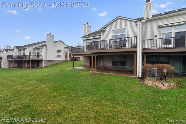 652 Woodside Drive, Milford, MI 48381