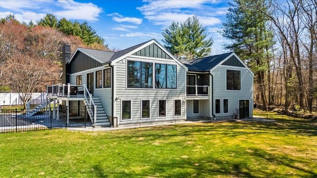 901 Randolph Ave, Milton, MA 02186