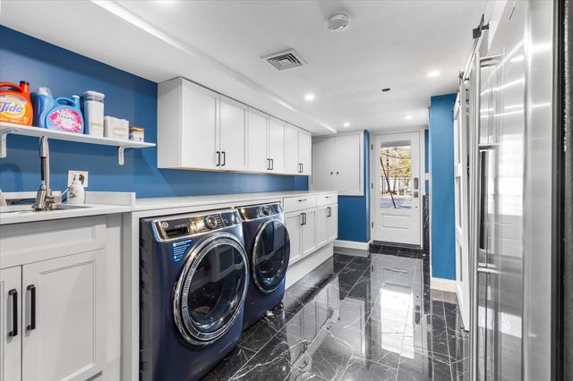 901 Randolph Ave, Milton, MA 02186
