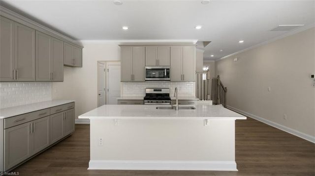 1420 Amberview Lane, Kernersville, NC 27284