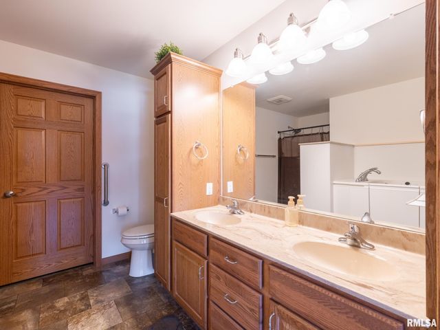 121 STONEMAN Street, East Peoria, IL 61611