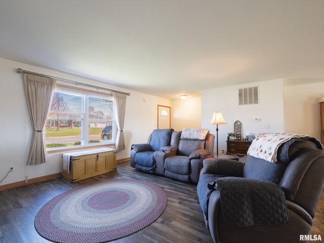 121 STONEMAN Street, East Peoria, IL 61611