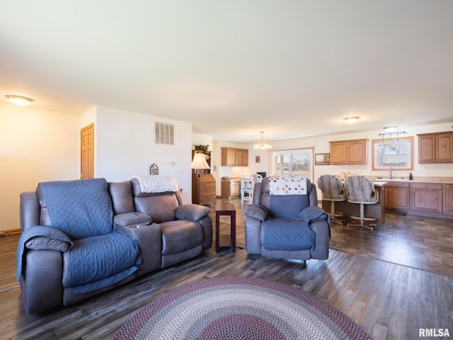 121 STONEMAN Street, East Peoria, IL 61611