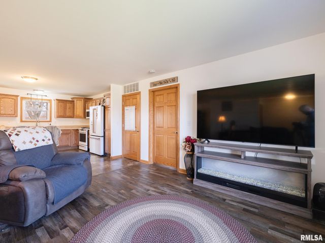 121 STONEMAN Street, East Peoria, IL 61611