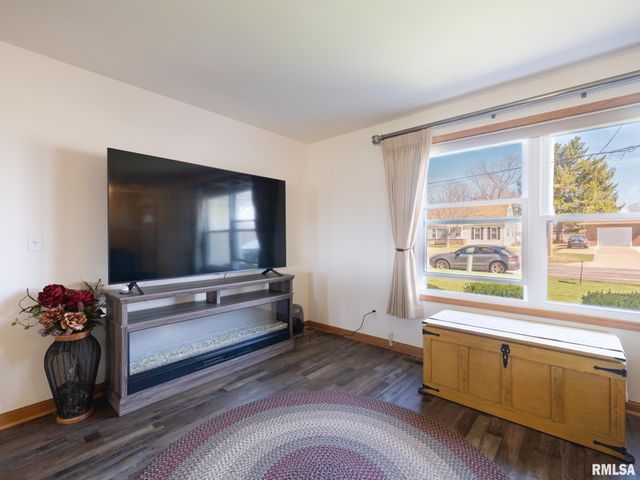 121 STONEMAN Street, East Peoria, IL 61611