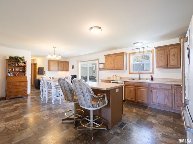 121 STONEMAN Street, East Peoria, IL 61611