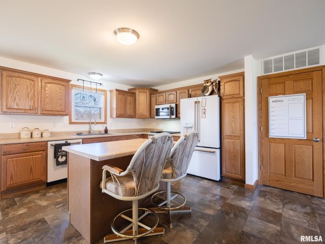 121 STONEMAN Street, East Peoria, IL 61611