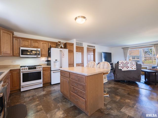 121 STONEMAN Street, East Peoria, IL 61611