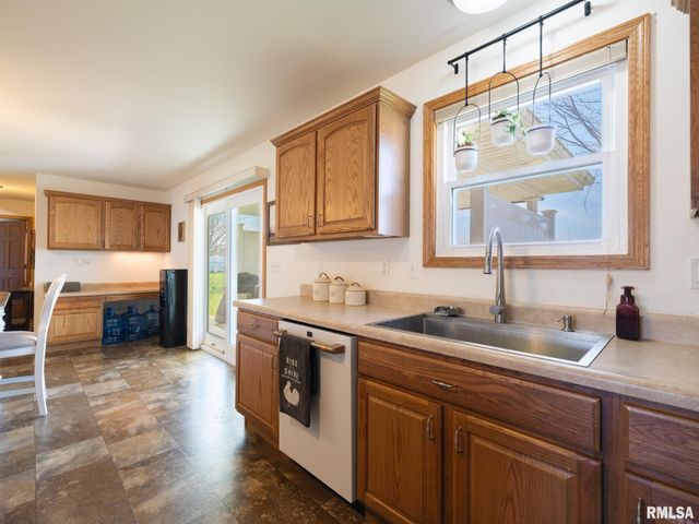 121 STONEMAN Street, East Peoria, IL 61611