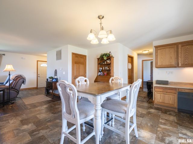 121 STONEMAN Street, East Peoria, IL 61611