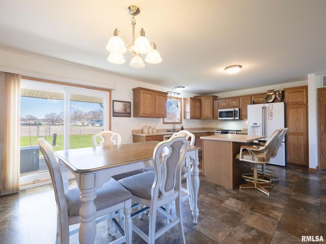 121 STONEMAN Street, East Peoria, IL 61611