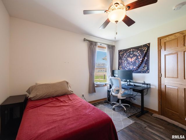 121 STONEMAN Street, East Peoria, IL 61611