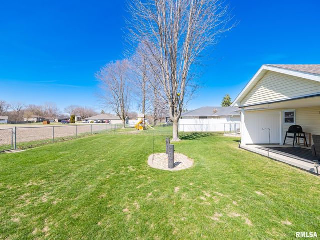 121 STONEMAN Street, East Peoria, IL 61611