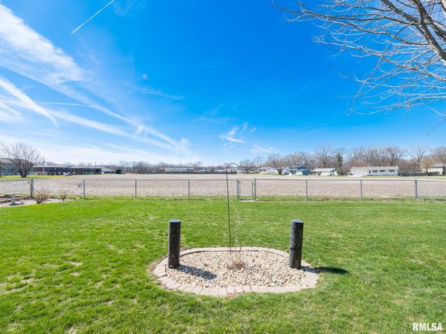 121 STONEMAN Street, East Peoria, IL 61611