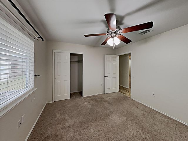 12417 NE Sky Harbor DR, Del Valle, TX 78617