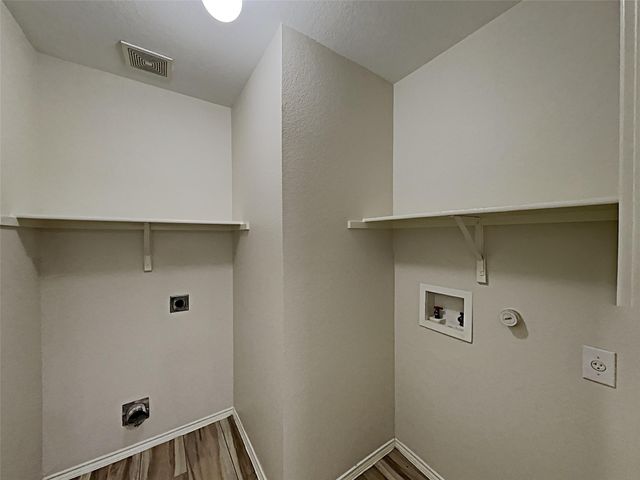 12417 NE Sky Harbor DR, Del Valle, TX 78617