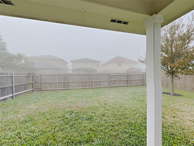 12417 NE Sky Harbor DR, Del Valle, TX 78617